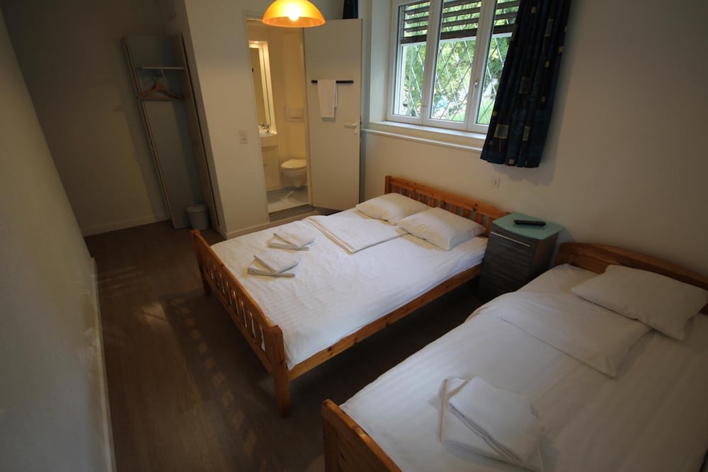 

Roma - Montreux - Hotel Abaca