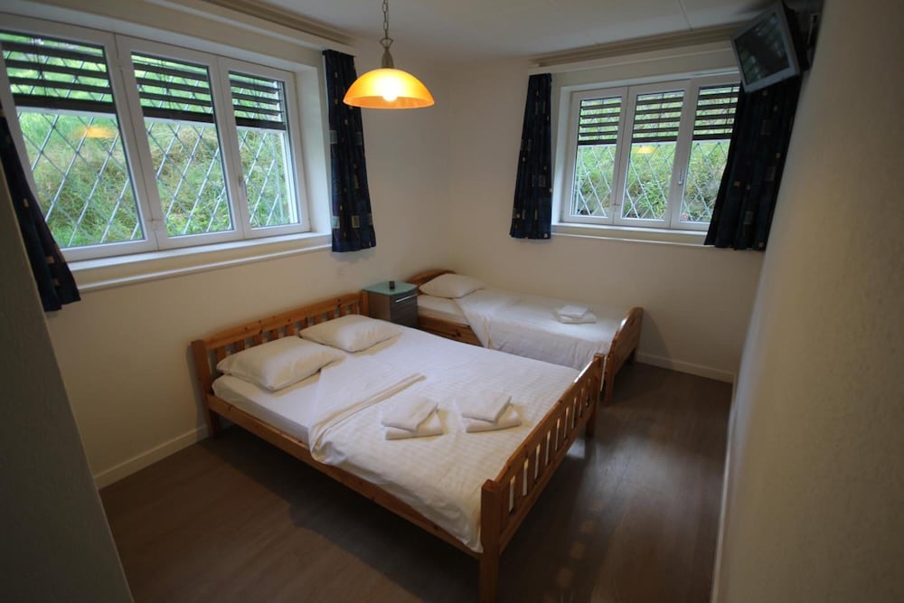 

Napoli - Montreux - Hotel Abaca