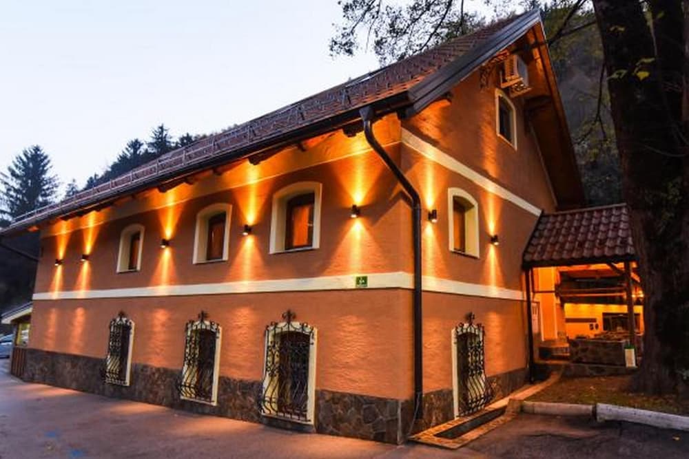 

Roma - Slovenske Konjice - Gorska Reka Guesthouse