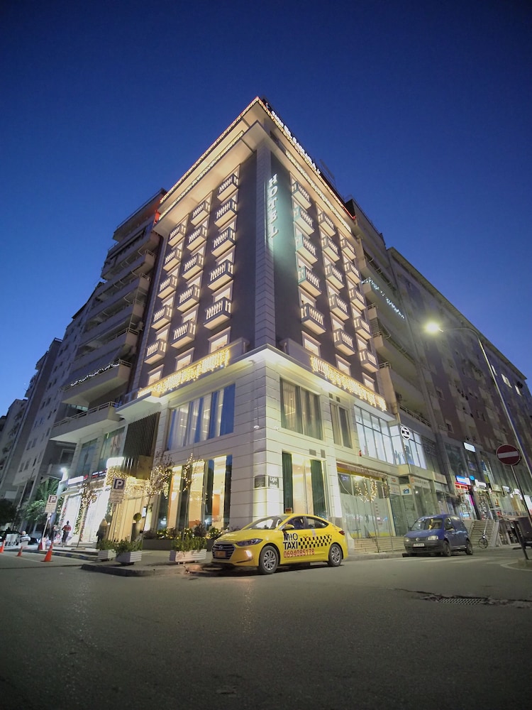 

Perugia - Tirana - Light Hotel