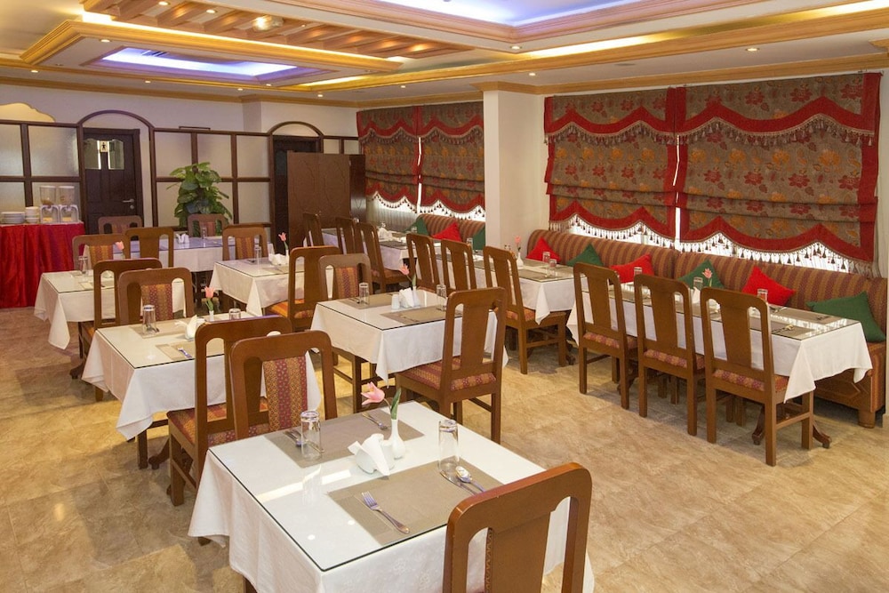 

Milano - Sarūq - Samara Hotel