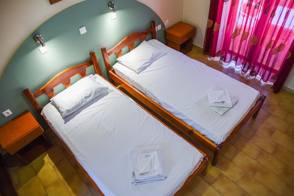 

Milano - Kéfalos - Chrysoula Hotel