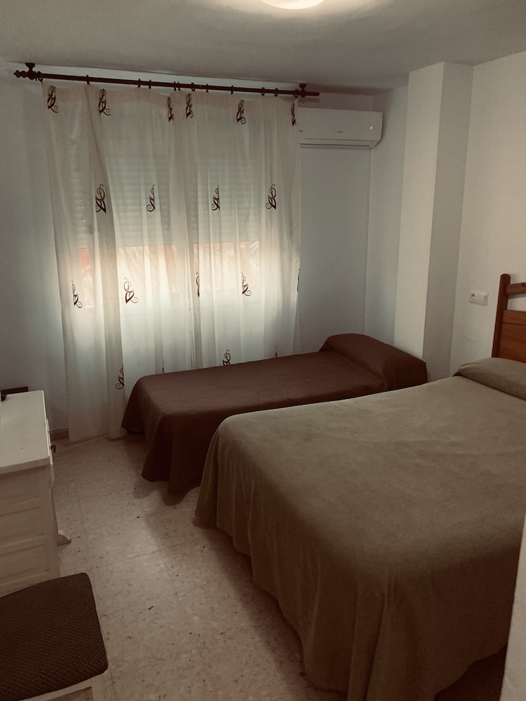

Milano - Torre del Mar - Hostal Mediterraneo