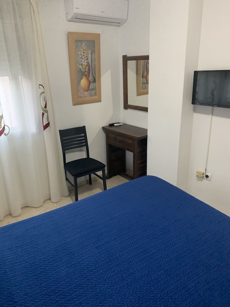 

Verona - Torre del Mar - Hostal Mediterraneo