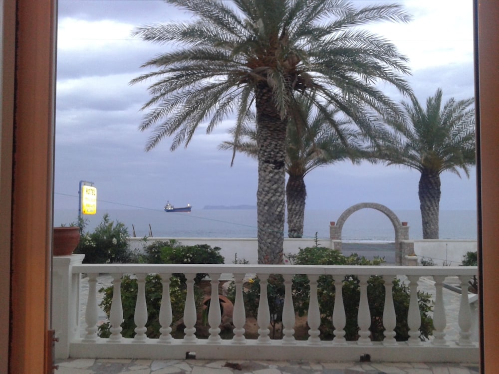 

Venezia - Sitia - Petras Beach