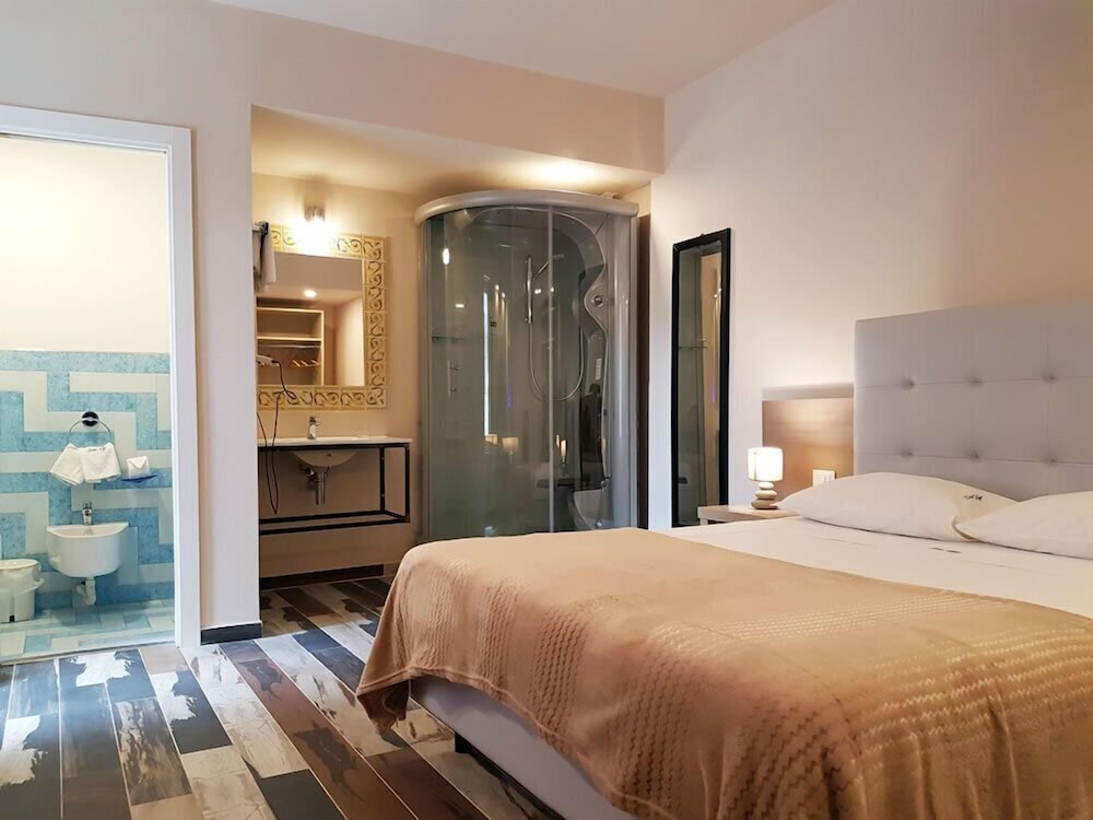 

Trieste - Tropea - Don Ugo Luxury Rooms