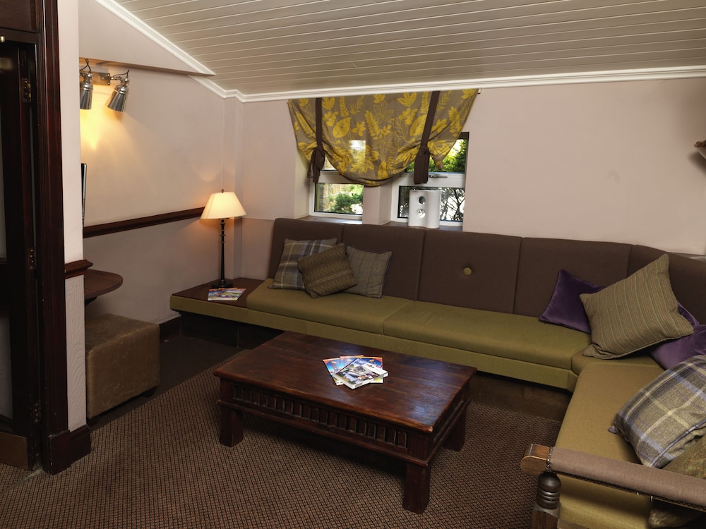 

Roma - Huddersfield - Pennine Manor Hotel