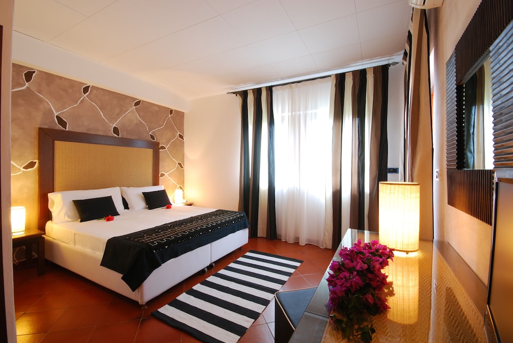 

Catania - Stintino - Cala Rosa Club Hotel
