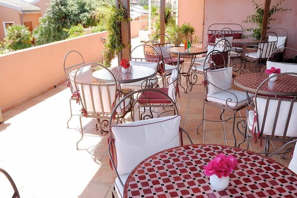 

Napoli - Stintino - Cala Rosa Club Hotel