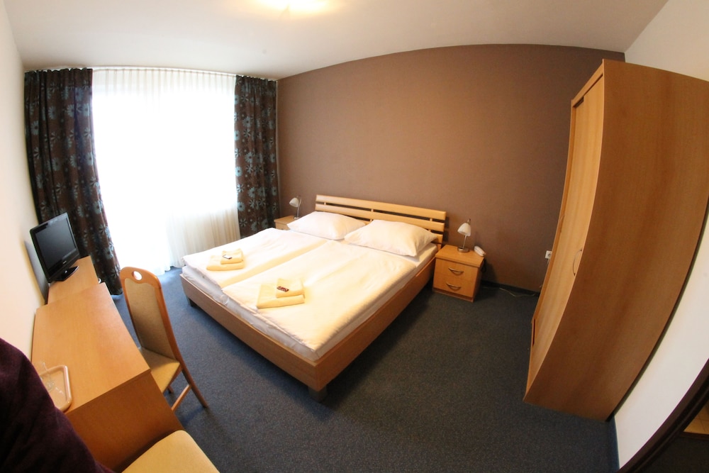 

Milano - Trnava - Hotel SPECTRUM
