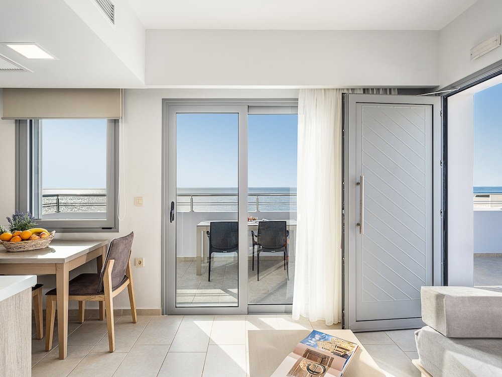 

Brindisi - Kefálion - Sunset Elafonisi Apartments