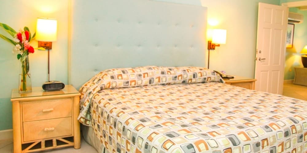 

Roma - St. John's - Trade Winds Hotel
