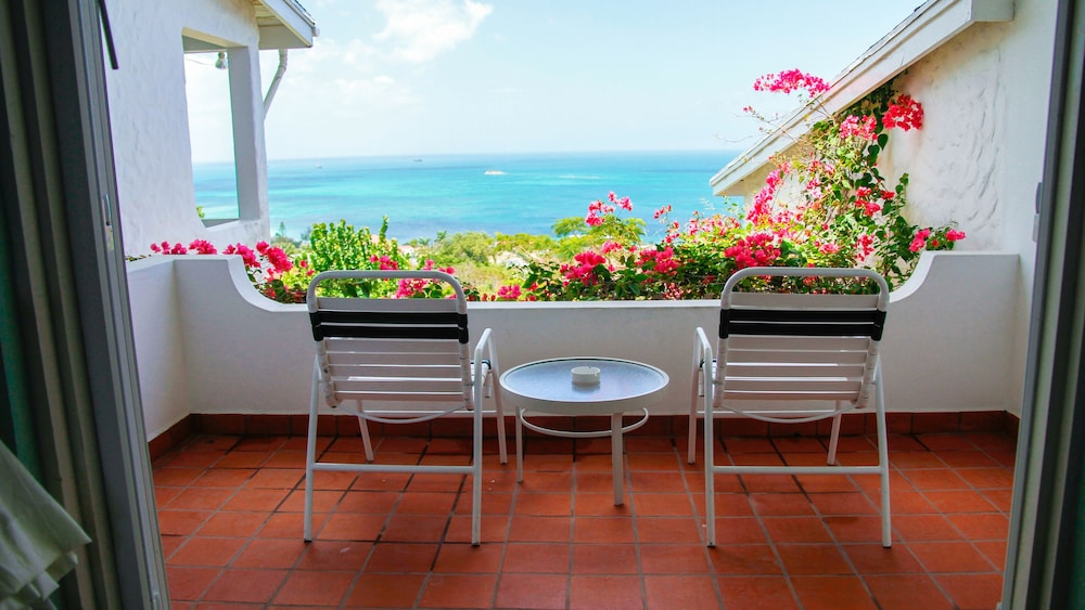 

Bologna - St. John's - Trade Winds Hotel