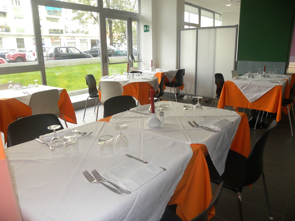 

Lamezia Terme - Venaria Reale - Hotel Sharing