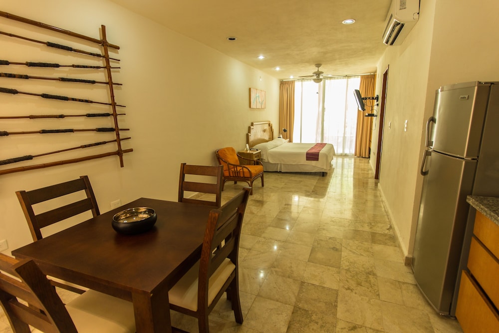

Napoli - Puerto Aventuras - Coral Maya Stay Suites