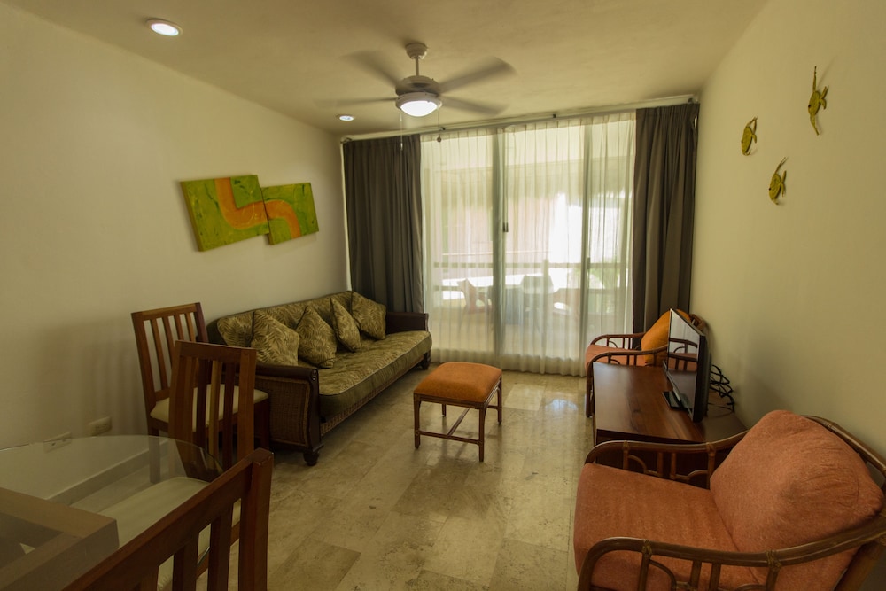 

Roma - Puerto Aventuras - Coral Maya Stay Suites