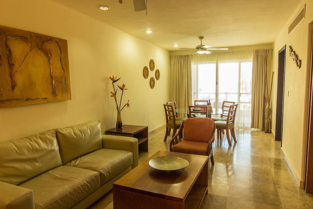 

Catania - Puerto Aventuras - Coral Maya Stay Suites