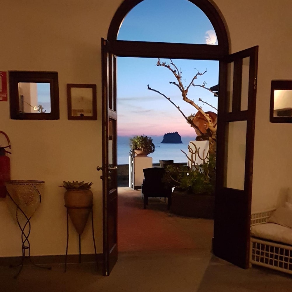 

Bologna - Stromboli, Isole Eolie - La Sirenetta Park Hotel