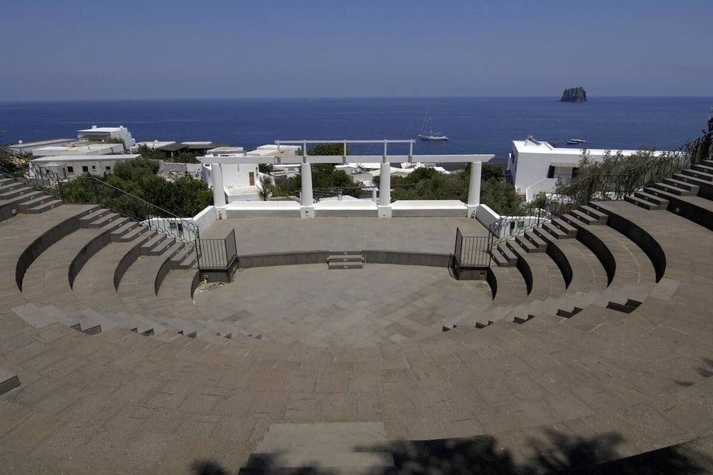 

Venezia - Stromboli, Isole Eolie - La Sirenetta Park Hotel