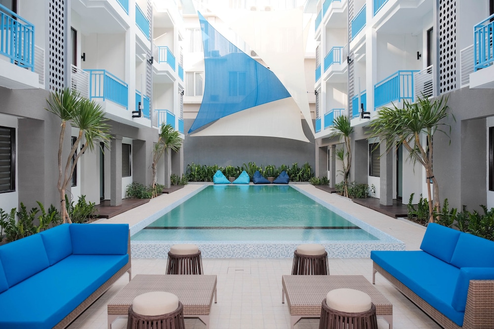 

Roma - Legian Beach - Bloo Bali Hotel