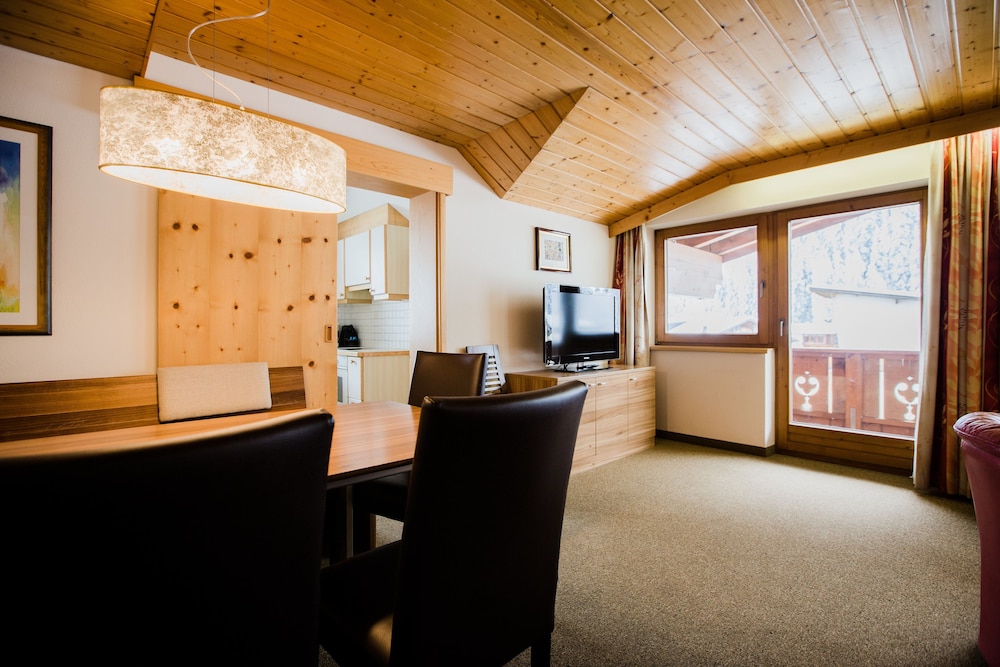 

Napoli - Hintertux - Aparthotel Dorfplatzl Garni