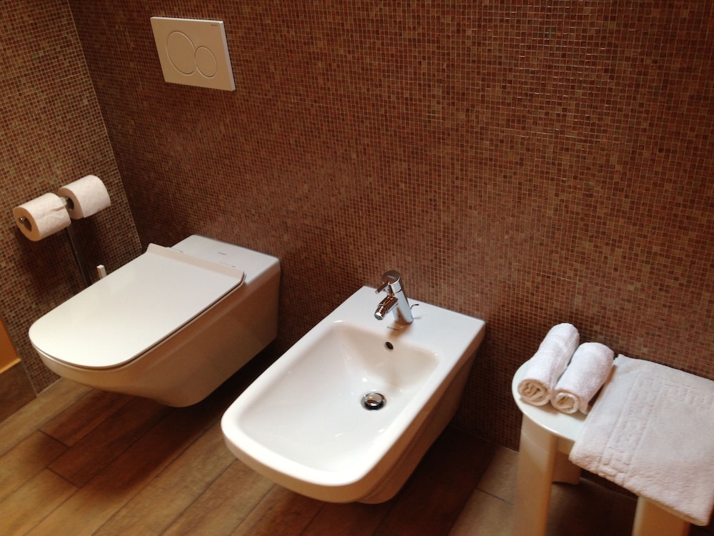 

Bari - Lecco - Hotel Don Abbondio