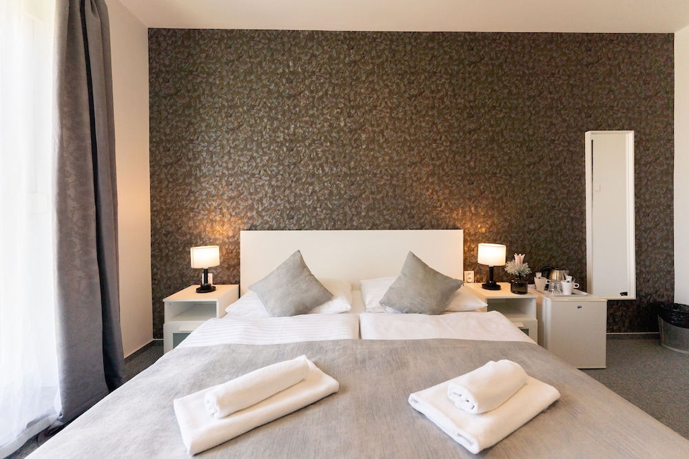 

Roma - Bratislava - Pension Petit