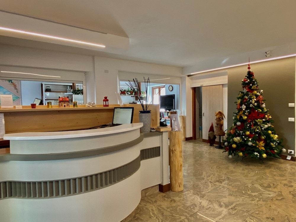 

Roma - Tonale, Montagna Italia - Hotel Sciatori 3 Stelle Superior