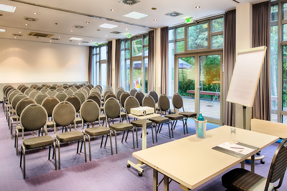 

Bologna - Stoccarda - ACHAT Hotel Stuttgart Airport Messe