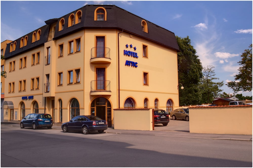 

Napoli - Praga - Attic Hotel