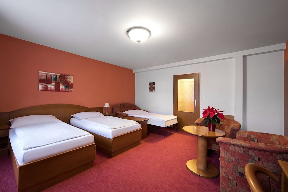 

Bari - Praga - Attic Hotel