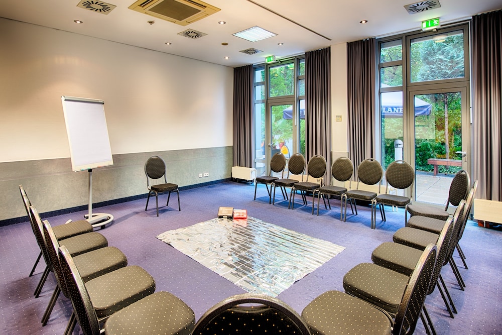 

Bari - Stoccarda - ACHAT Hotel Stuttgart Airport Messe