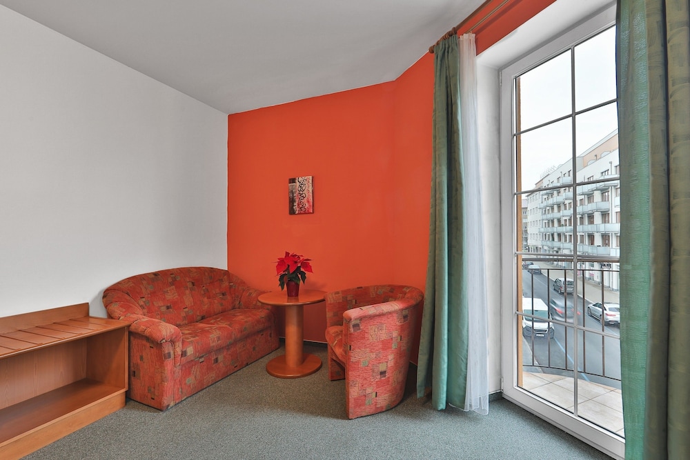 

Bari - Praga - Attic Hotel