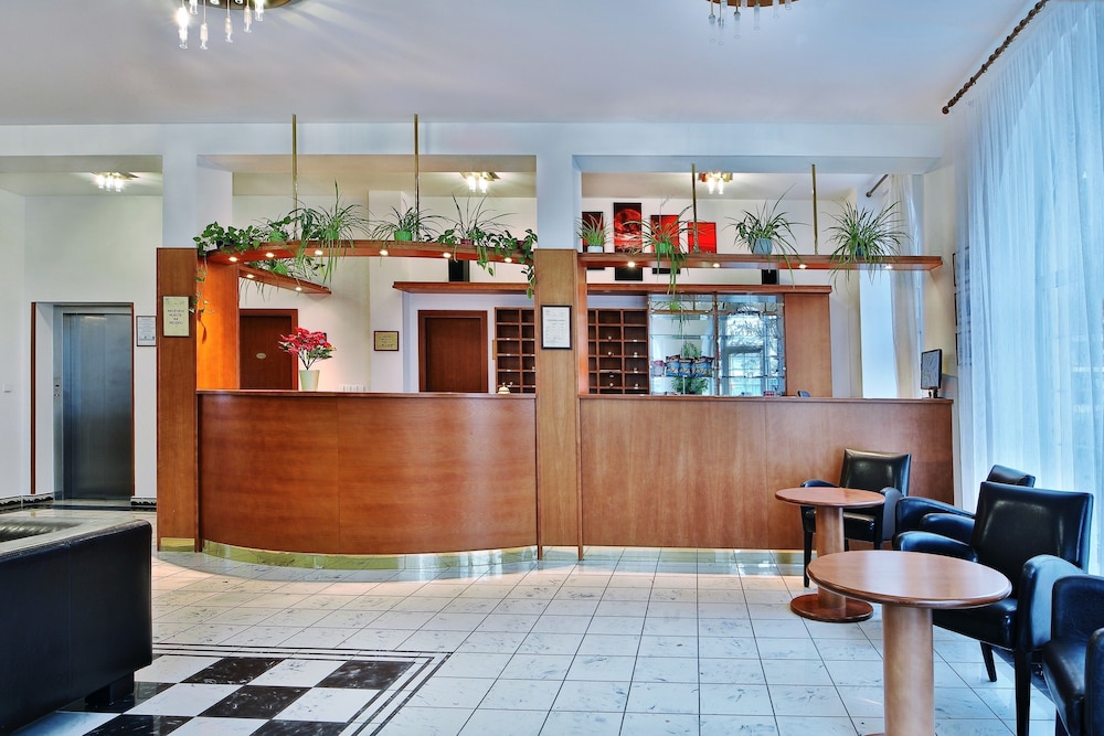 

Catania - Praga - Attic Hotel