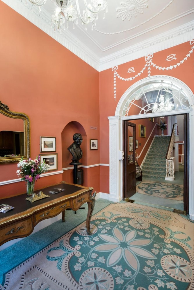

Milano - Blackrock - Harrington Hall