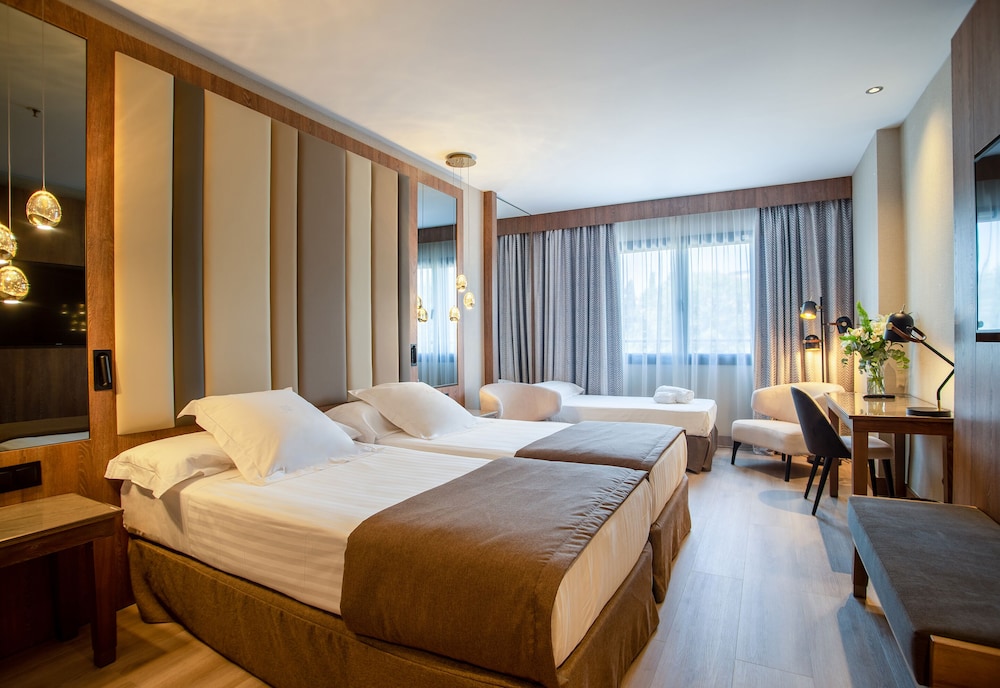 

Roma - Monachil - Hotel Granada Center