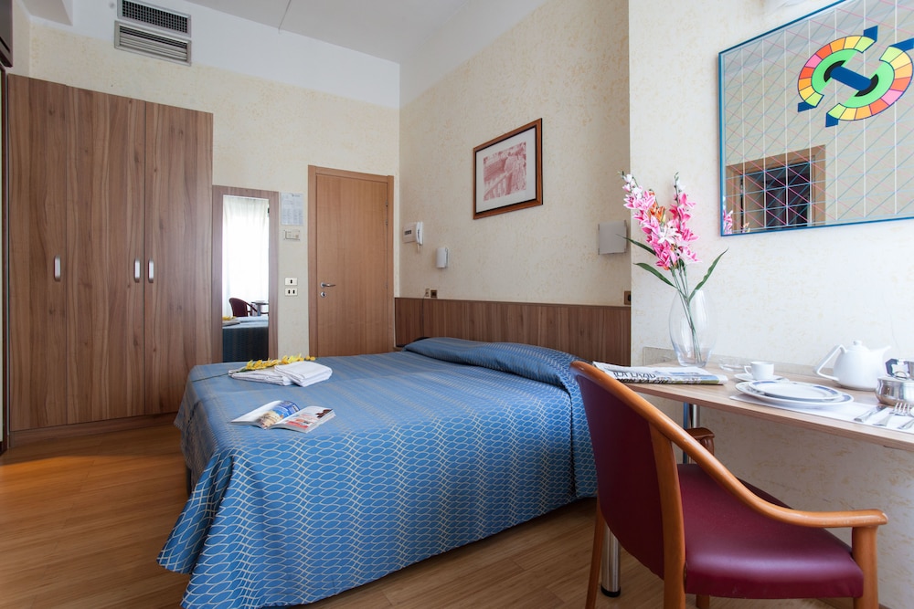 

Napoli - Cesano Boscone - Residence Lepontina