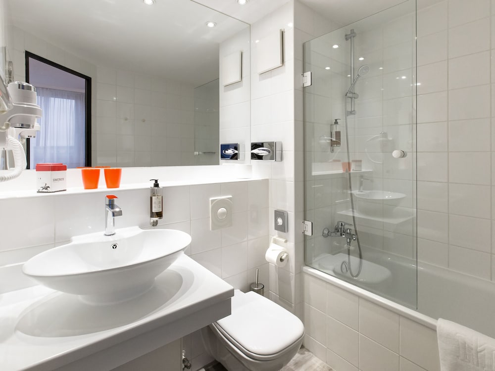 

Venezia - Hannover - DORMERO Hotel Hannover – Langenhagen Airport