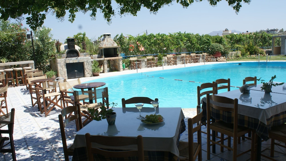 

Roma - Heraklion - Roxani Hotel