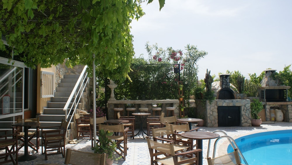 

Roma - Fodele - Roxani Hotel