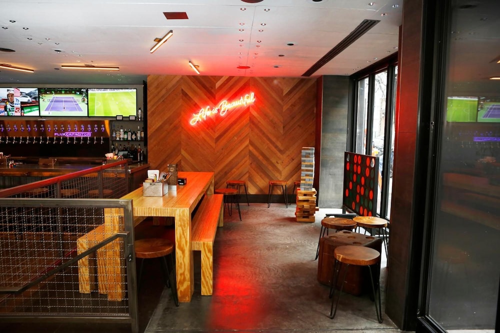 

Venezia - Long Island City - Pod 51