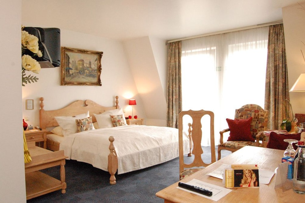 

Catania - Dusseldorf - Hotel Lessing