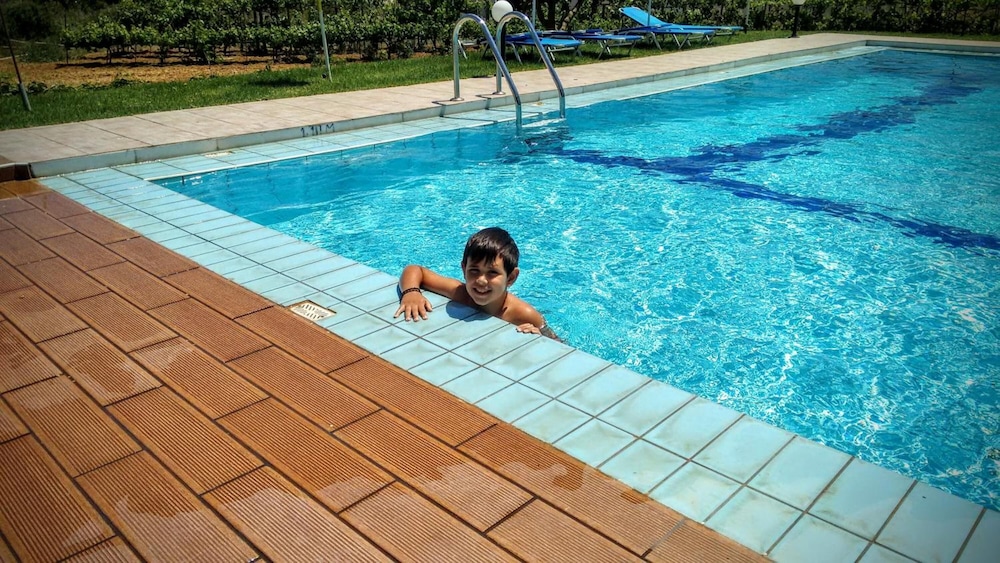 

Milano - Dhrámia - Athena Hotel