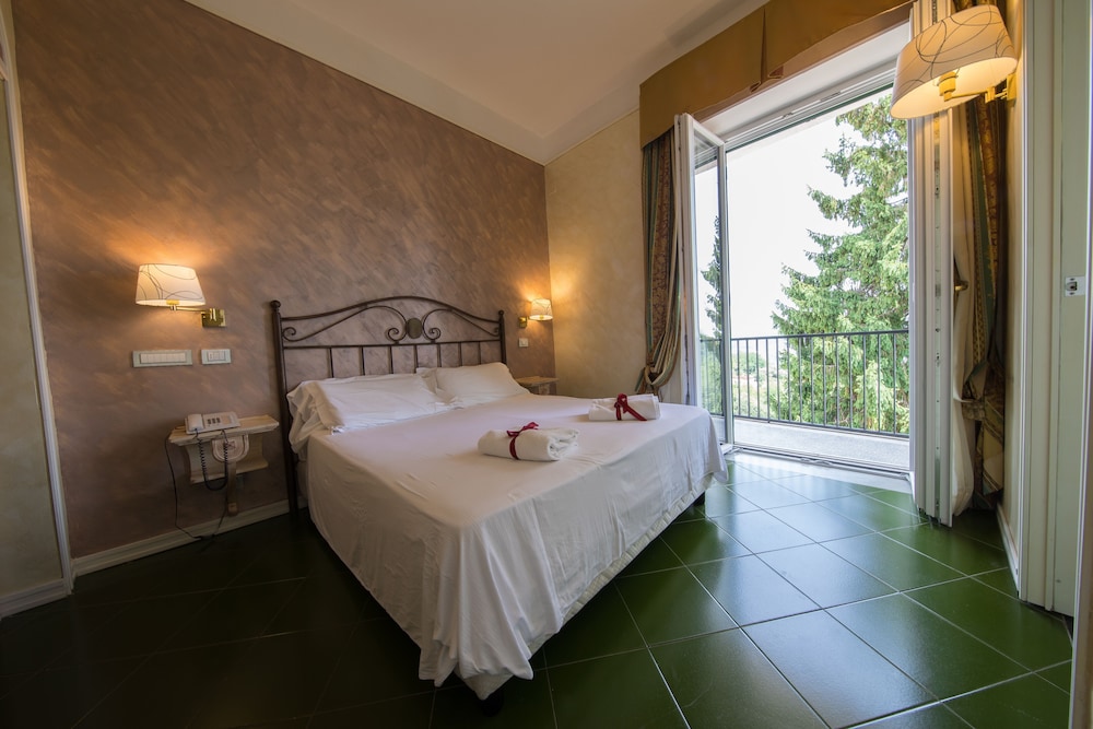 

Milano - Cetara - Hotel Scapolatiello