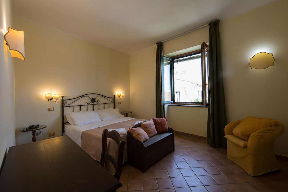 

Trieste - Scala - Hotel Scapolatiello