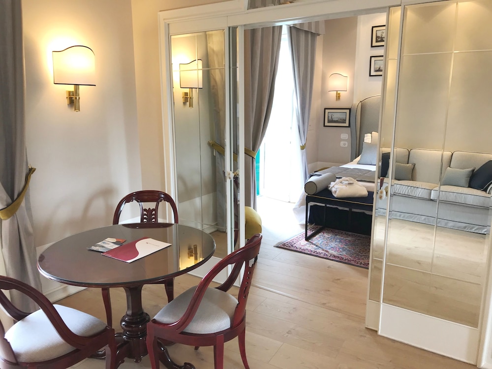 

Milano - Vietri sul Mare - Hotel Scapolatiello