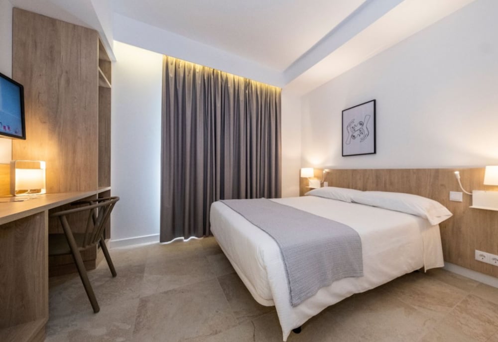

Milano - Es Castell - Hotel Victori