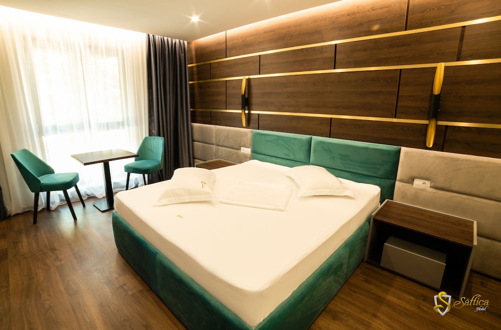 

Napoli - Săftica - Hotel Saftica