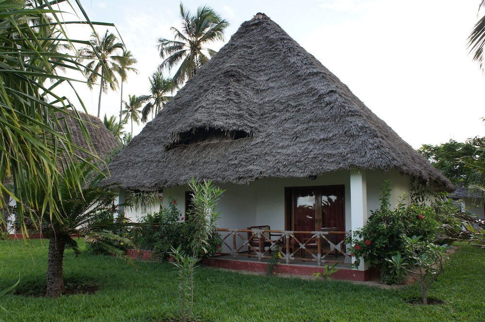 

Roma - Pongwe, Zanzibar - Jaz Adonia Beach Resort
