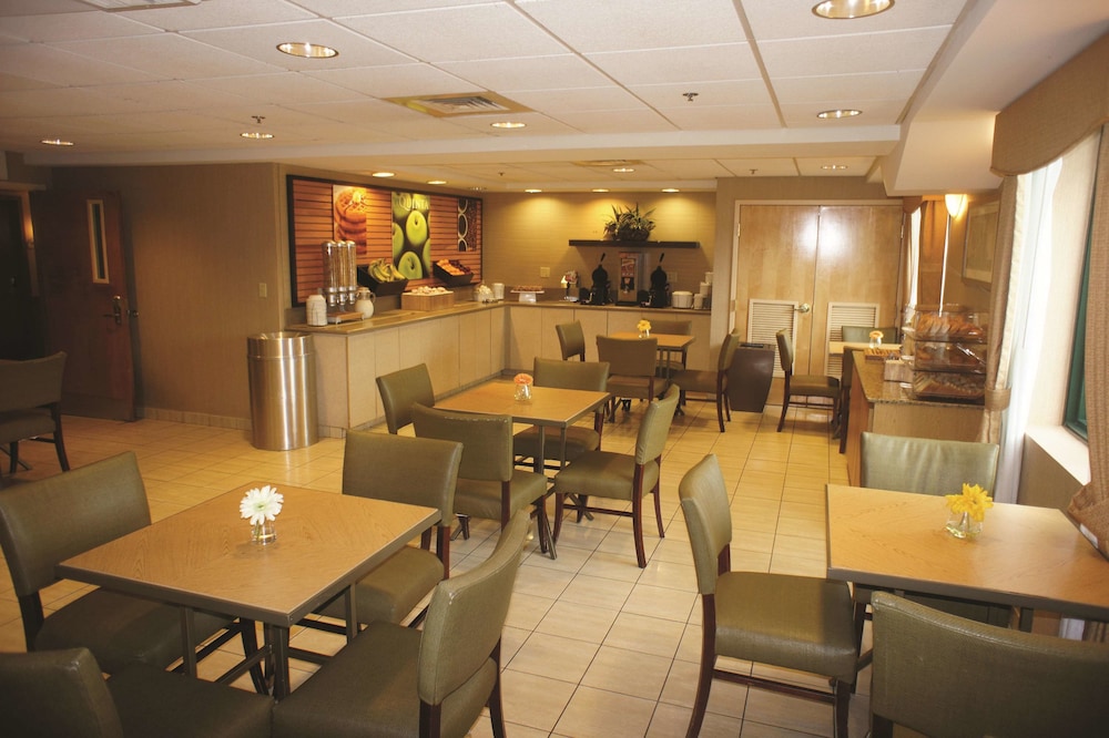 

Roma - Revere - La Quinta Inn & Suites By Wyndham Boston Somerville